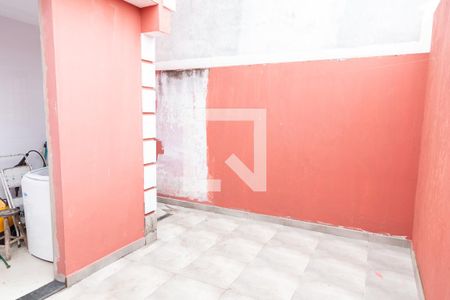 Casa à venda com 122m², 3 quartos e 2 vagas Casa à venda com 122m², 3 quartos e 2 vagasQuintal