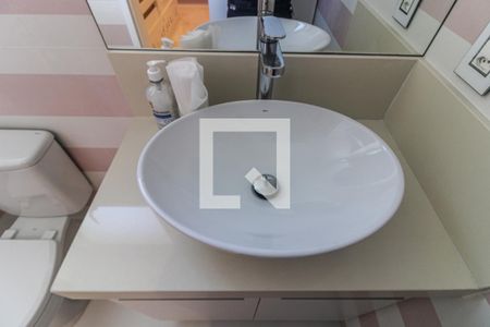 Apartamento à venda com 182m², 3 quartos e 2 vagasBanheiro do Quarto 2