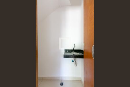 Lavabo de casa para alugar com 2 quartos, 66m² em Cidade Líder, São Paulo