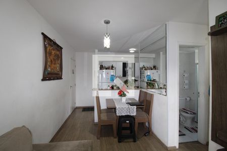 Sala/Cozinha e Área de Serviço de apartamento para alugar com 2 quartos, 47m² em Parque Paineiras, São Paulo