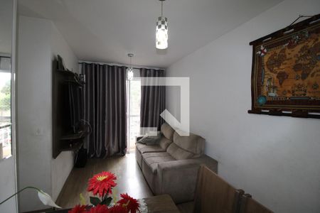 Sala/Cozinha e Área de Serviço de apartamento para alugar com 2 quartos, 47m² em Parque Paineiras, São Paulo