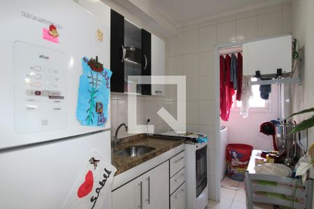 Sala/Cozinha e Área de Serviço de apartamento para alugar com 2 quartos, 47m² em Parque Paineiras, São Paulo