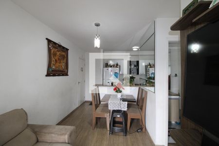 Sala/Cozinha e Área de Serviço de apartamento para alugar com 2 quartos, 47m² em Parque Paineiras, São Paulo
