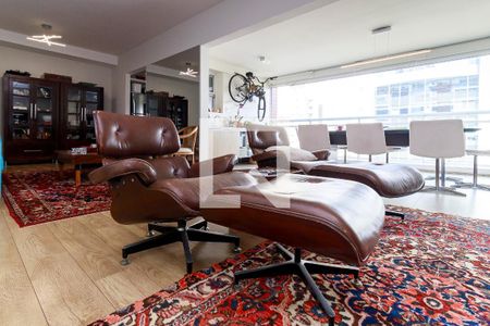 Apartamento à venda com 106m², 2 quartos e 2 vagasDetalhe