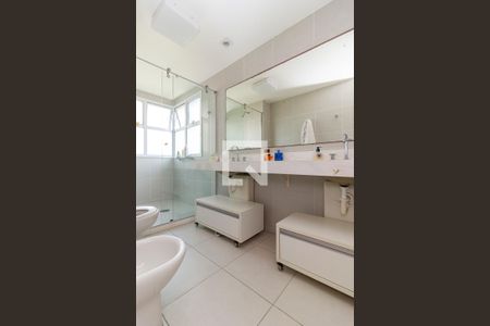 Apartamento à venda com 106m², 2 quartos e 2 vagasBanheiro