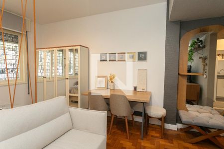 Sala/Quarto de apartamento para alugar com 1 quarto, 39m² em Santa Cecília, Porto Alegre