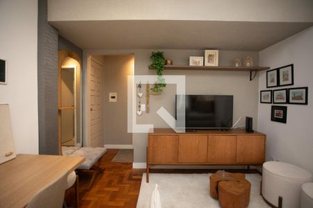 Sala/Quarto de apartamento para alugar com 1 quarto, 39m² em Santa Cecília, Porto Alegre