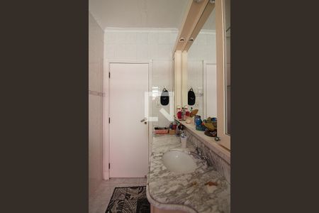 Casa à venda com 204m², 3 quartos e 2 vagasBanheiro Social