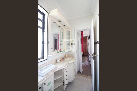 Casa à venda com 204m², 3 quartos e 2 vagasBanheiro do Quarto 2 - Suíte