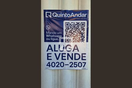 Casa à venda com 90m², 4 quartos e 8 vagas Casa à venda com 90m², 4 quartos e 8 vagasPlaca