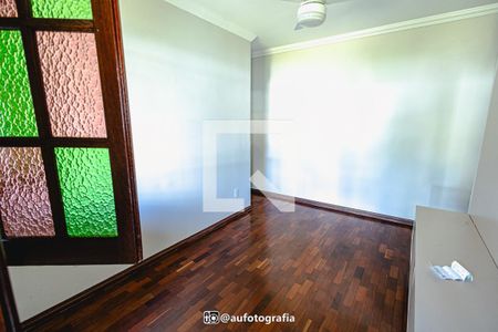 Sala de casa à venda com 4 quartos, 90m² em Itapoã, Belo Horizonte