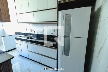 Casa à venda com 90m², 4 quartos e 8 vagas Casa à venda com 90m², 4 quartos e 8 vagasCozinha