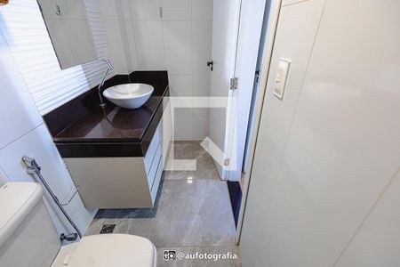 Banheiro da Suíte de casa à venda com 4 quartos, 90m² em Itapoã, Belo Horizonte