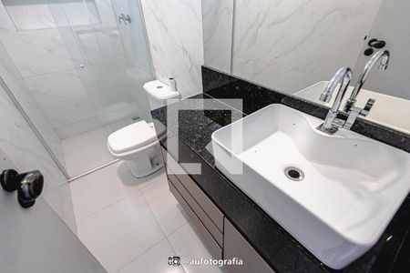 Casa à venda com 90m², 4 quartos e 8 vagas Casa à venda com 90m², 4 quartos e 8 vagasBanheiro Social