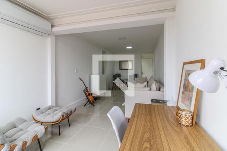 Sala de apartamento para alugar com 2 quartos, 90m² em Recreio dos Bandeirantes, Rio de Janeiro