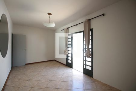 Casa à venda com 200m², 3 quartos e 3 vagasCopa