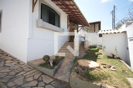 Casa à venda com 200m², 3 quartos e 3 vagasVaranda