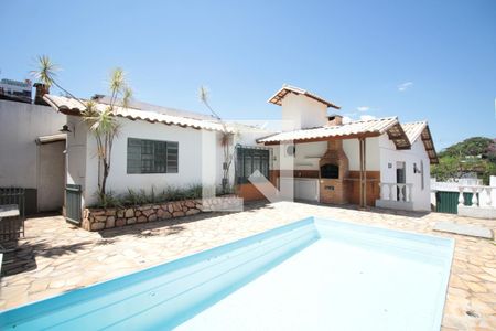 Casa à venda com 200m², 3 quartos e 3 vagasArea Gourmet