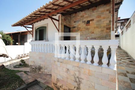 Casa à venda com 200m², 3 quartos e 3 vagasVaranda