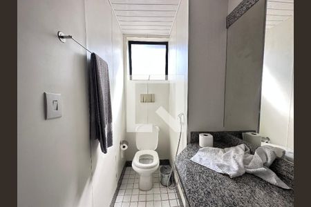 Banheiro de apartamento à venda com 1 quarto, 58m² em Lourdes, Belo Horizonte