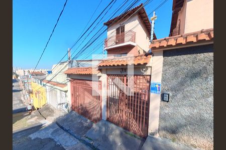 Casa de condomínio à venda com 111m², 2 quartos e 2 vagas Casa de condomínio à venda com 111m², 2 quartos e 2 vagasFachada