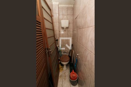 Apartamento à venda com 72m², 2 quartos e sem vaga Apartamento à venda com 72m², 2 quartos e sem vagaBanheiro de serviço