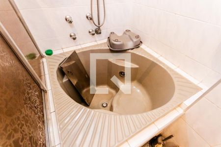 Casa para alugar com 200m², 3 quartos e 6 vagas Casa para alugar com 200m², 3 quartos e 6 vagasBanheira