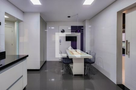 Apartamento à venda com 107m², 3 quartos e 4 vagasCozinha