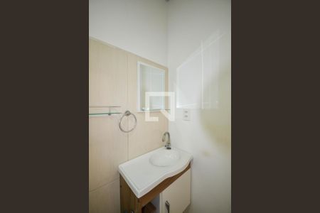Banheiro de kitnet/studio para alugar com 1 quarto, 23m² em Andrade Araujo, Nova Iguaçu