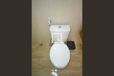 Banheiro de kitnet/studio para alugar com 1 quarto, 23m² em Andrade Araujo, Nova Iguaçu