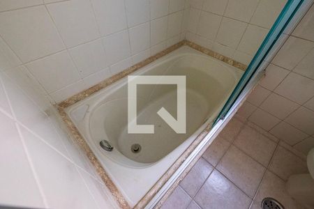 Banheiro de apartamento para alugar com 1 quarto, 45m² em Jardins, São Paulo