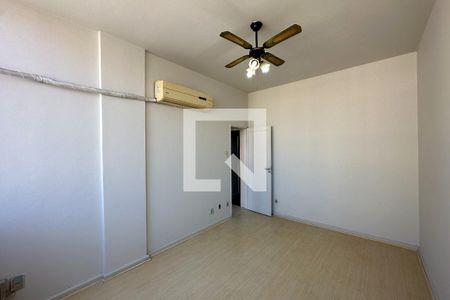 Quarto 01 de apartamento para alugar com 4 quartos, 120m² em Copacabana, Rio de Janeiro