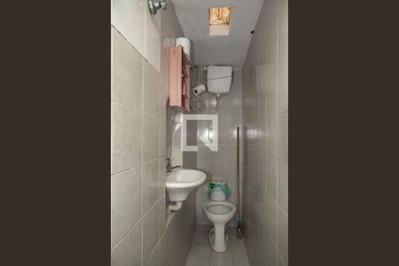 Casa à venda com 300m², 3 quartos e 6 vagas Casa à venda com 300m², 3 quartos e 6 vagasBanheiro de Serviço