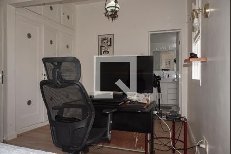 Casa à venda com 300m², 3 quartos e 6 vagas Casa à venda com 300m², 3 quartos e 6 vagasSuíte