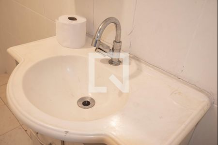 Casa à venda com 300m², 3 quartos e 6 vagas Casa à venda com 300m², 3 quartos e 6 vagasBanheiro de Serviço 2