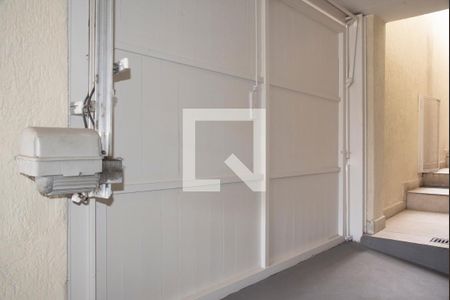 Casa à venda com 300m², 3 quartos e 6 vagas Casa à venda com 300m², 3 quartos e 6 vagasGaragem 1