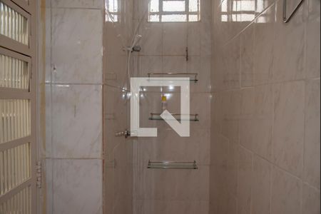 Casa à venda com 300m², 3 quartos e 6 vagas Casa à venda com 300m², 3 quartos e 6 vagasBanheiro 2