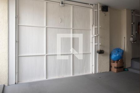 Casa à venda com 300m², 3 quartos e 6 vagas Casa à venda com 300m², 3 quartos e 6 vagasGaragem 2