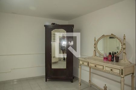 Casa à venda com 300m², 3 quartos e 6 vagas Casa à venda com 300m², 3 quartos e 6 vagasQuarto de Serviço