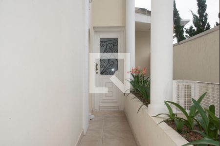 Casa à venda com 300m², 3 quartos e 6 vagas Casa à venda com 300m², 3 quartos e 6 vagasFrente/Varanda