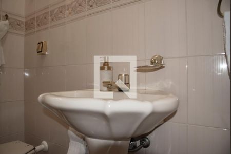 Casa à venda com 300m², 3 quartos e 6 vagas Casa à venda com 300m², 3 quartos e 6 vagasLavabo