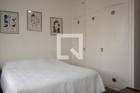 Casa à venda com 300m², 3 quartos e 6 vagas Casa à venda com 300m², 3 quartos e 6 vagasSuíte