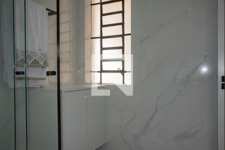 Casa à venda com 300m², 3 quartos e 6 vagas Casa à venda com 300m², 3 quartos e 6 vagasBanheiro