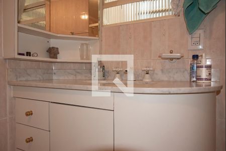 Casa à venda com 300m², 3 quartos e 6 vagas Casa à venda com 300m², 3 quartos e 6 vagasBanheiro 2