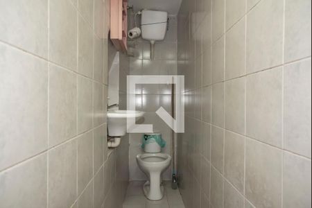 Casa à venda com 300m², 3 quartos e 6 vagas Casa à venda com 300m², 3 quartos e 6 vagasBanheiro de Serviço