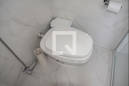 Casa à venda com 300m², 3 quartos e 6 vagas Casa à venda com 300m², 3 quartos e 6 vagasBanheiro da Suíte