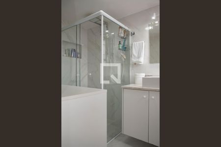 Casa à venda com 300m², 3 quartos e 6 vagas Casa à venda com 300m², 3 quartos e 6 vagasBanheiro da Suíte