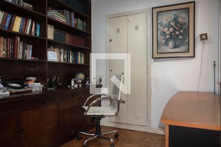 Casa à venda com 300m², 3 quartos e 6 vagas Casa à venda com 300m², 3 quartos e 6 vagasAntessala