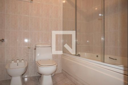 Casa à venda com 300m², 3 quartos e 6 vagas Casa à venda com 300m², 3 quartos e 6 vagasBanheiro 2