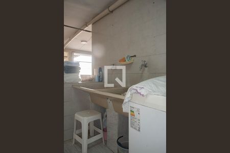 Casa à venda com 300m², 3 quartos e 6 vagas Casa à venda com 300m², 3 quartos e 6 vagasÁrea de Serviço